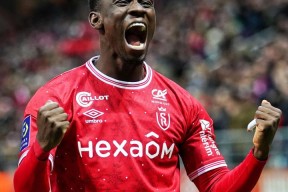 游戏模拟器下载-关键时刻巴黎圣日耳曼更衣室发声——NBA常规赛节点到来，更衣室稳定，球探报告显示潜力(巴黎圣日耳曼球衣全套)